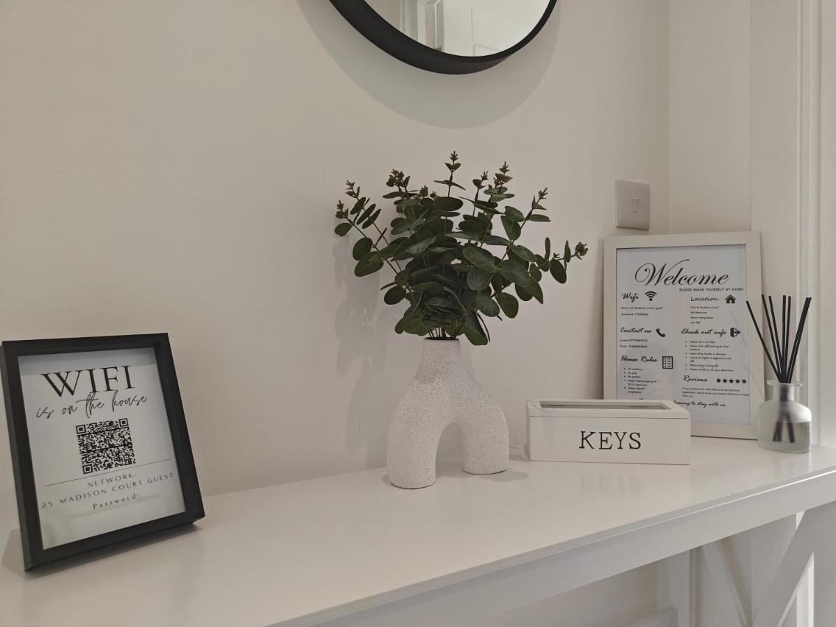 Modern City Apartment Hemel Hempstead Extérieur photo